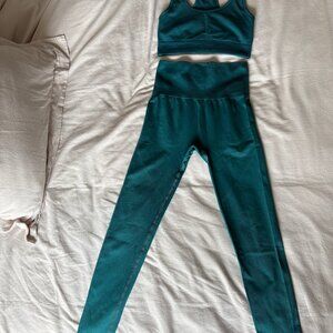 Green Yoga Set